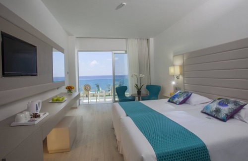 Chlorakas Hotel | King Evelthon Beach Hotel & Resort