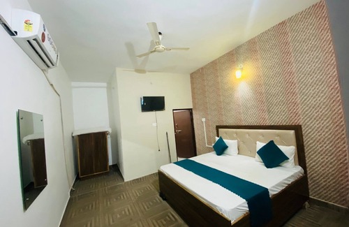Taj Ganj Hotel | King Palace By GRB