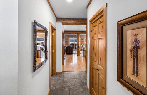 West Yellowstone House | King's Cabin