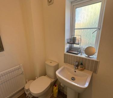 Cheltenham House | King size room in a modern house in Cheltenham