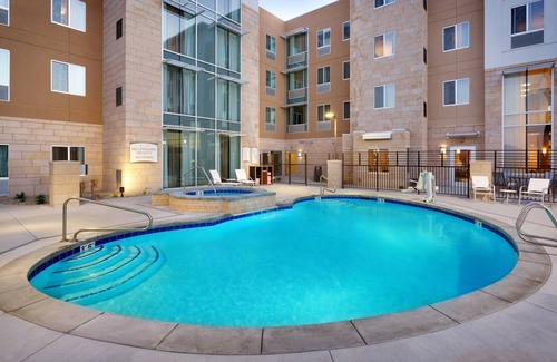 Lehi Condo | King Suite. Free Breakfast. Pool & Hot Tub. Gym. Great for Business Travelers!