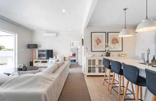 Whiritoa House | KING6 - Coastal Calm Retreat