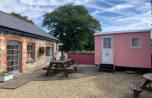 Cowbridge Apartment | Kingfisher Cottage at Duffryn Mawr Cottages