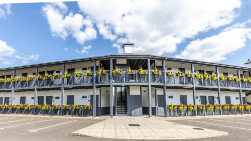 Deanshanger Hotel | Kingfisher Hotel, Golf and Country Club