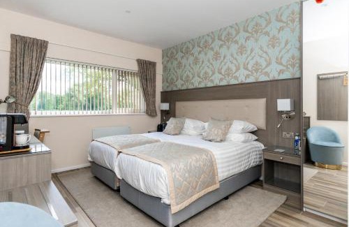 Deanshanger Hotel | Kingfisher Hotel, Golf and Country Club