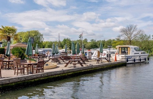 Horning House | Kingfisher Lodge
