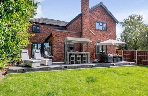 Horning House | Kingfisher Lodge