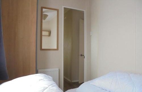 Ingoldmells House | Kingfisher Mistral 8 Berth, Central Heated, Close to site exit FREE WIFI