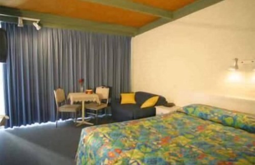 Merimbula Hotel | Kingfisher Motel