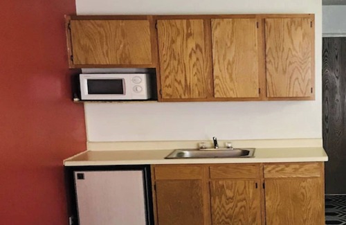 Calumet Park Hotel | Kings Inn By OYO Calumet Park I-57