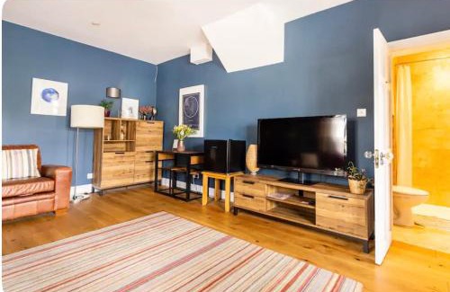 Shortlands House | Kingswood