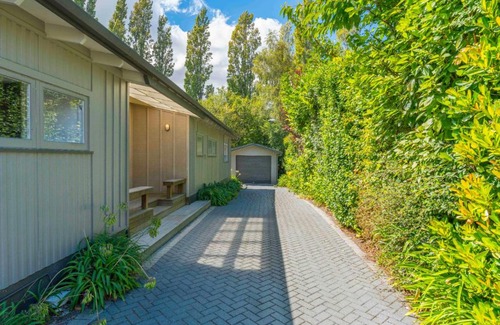Kinloch House | Kinloch Lake - Taupō Holiday House