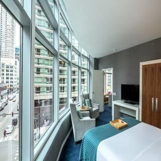 Downtown Chicago Hotel | Kinzie Hotel