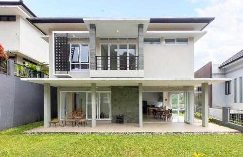 Bandung Villa | Kira House Bandung by Privee
