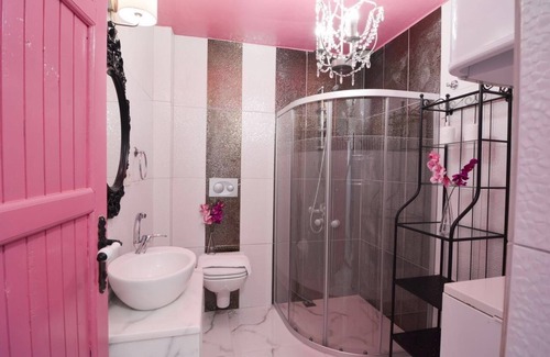 Akyaka City Center Hotel | Kiraz Cicegi Butik Akyaka