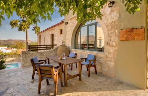 Makhairoi House | Kirke