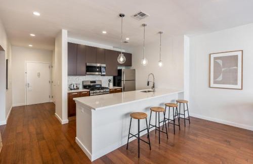 Central Business District Apartment | Kislak 402 Spacious 1BR Retreat Above the City