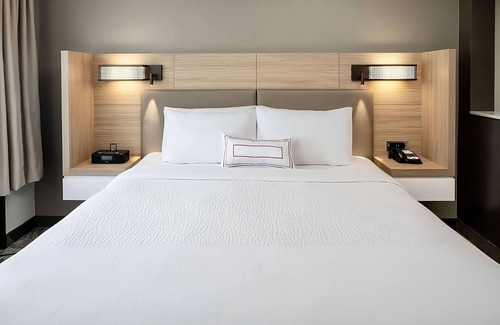 Donelson Hotel | Kitchenette, Pool, Pet-friendly, Free Parking! Nashville At Its Best!