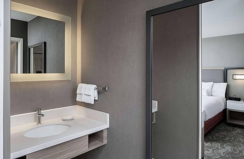 Donelson Hotel | Kitchenette, Pool, Pet-friendly, Free Parking! Nashville At Its Best!