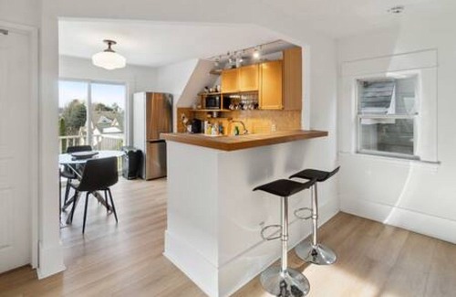 Kitsilano House | Kitsilano Home Away from Home!