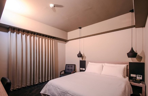 Sanmin Hotel | Kiwi Express Hotel - Jiuru