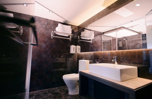Sanmin Hotel | Kiwi Express Hotel - Jiuru