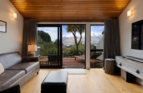 Fernhill Apartment | Kiwi Nest- Luxury Home - Hot Tub