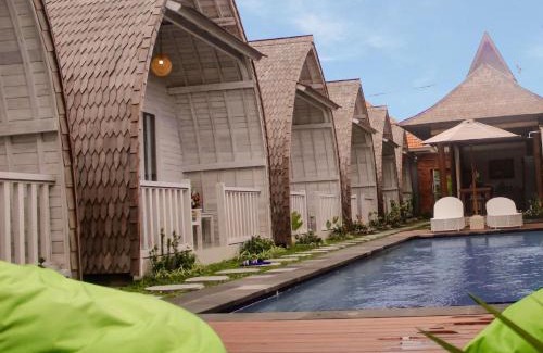 Padonan Hotel | KJ Klumpu Wooden Style Guest House at Canggu
