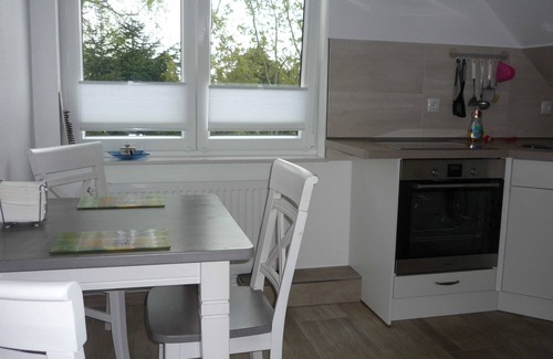 Oeversee Apartment | Klütz: Apartment with 2 bedrooms and modern bathroom - Ferienwohnung Klütz