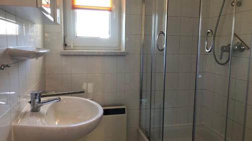Dierhagen Ost Apartment | -"Kleine Koje" Fewo im EG - Fischländerweg 53A