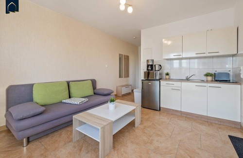 Kachlin Apartment | Kleines Ferienappartement in Ländlicher Idylle, mit Stellplatz, Terrasse, Wlan