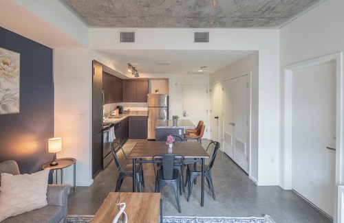 Evans Churchill Apartment | KLVG - Roosevelt Point