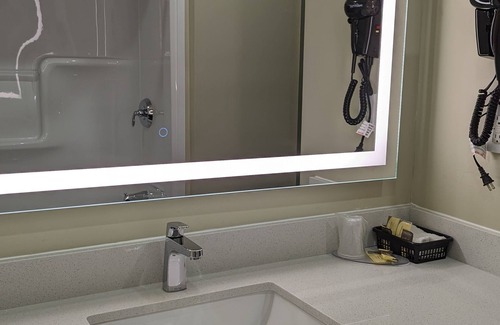 Bracebridge Hotel | Knights Inn Bracebridge