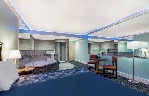 Ogontz Campus Hotel | Knights Inn Philadelphia