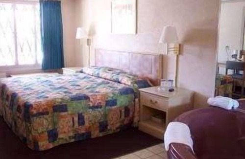 Rossford Hotel | Knights Inn Rossford