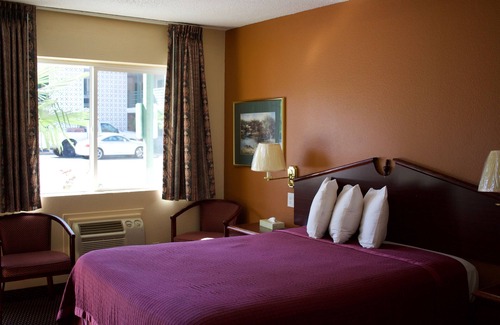 Northeast Neighbors Hotel | Knights Inn Salem, OR