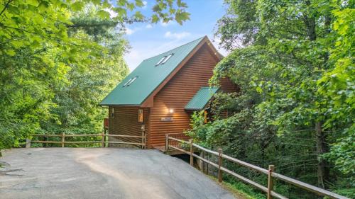 Pittman Center House | Knotty Pine Delight Holiday home