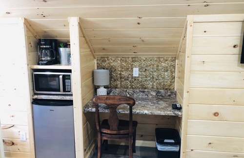 Mountain View Apartment | Knotty Squirrel The Nest