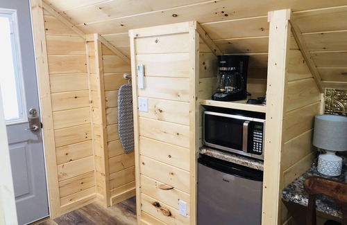 Mountain View Apartment | Knotty Squirrel The Nest