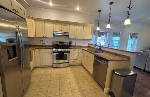 Chiniak House | Kodiak Retreat — Steps from Ocean, Near Olds River Trails & Great Fishing
