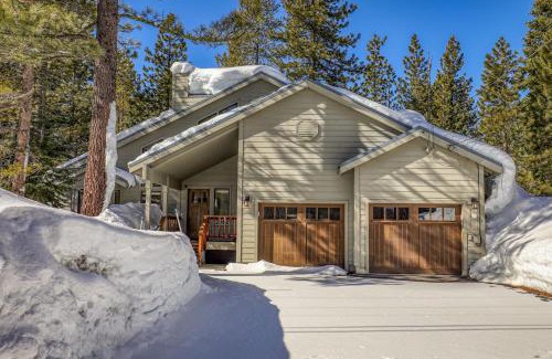 Truckee House | Kokanee at Tahoe Donner - Charming 3 BR - Pool Table - Fireplace - Amenity Access!