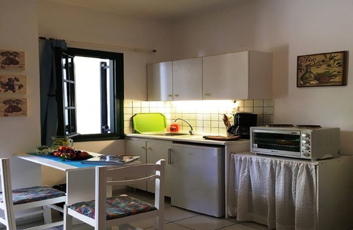 Kokkini Chani Apartment | Kokkini Hani/Heraklion Charming Studio 1-3 people 100 meters from the beach.