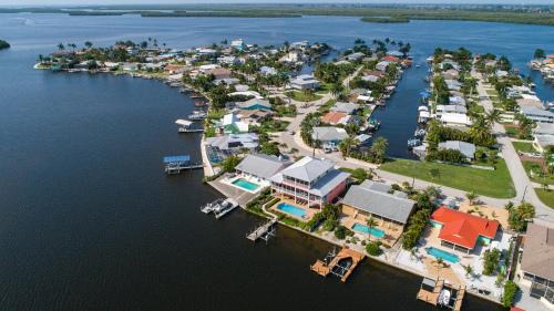 Matlacha Villa | Kokopelli Villa - Matlacha waterfront close to Cap Coral - private home locally managed, fair & honest pricing