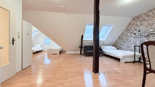 Neumuenster Apartment | Komfortables Dachgeschoss-Apartment in Neumünster ideal für Monteure