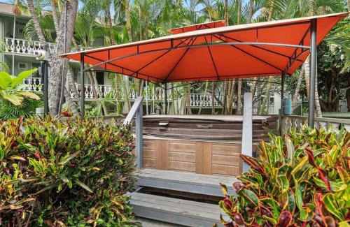 Historic Kailua Village Apartment | Kona Islander Inn Condos