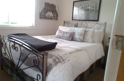 Clunes Bed & Breakfast | Kookaburra Walk About.