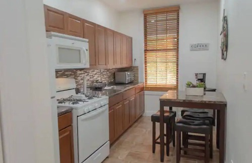 Bushwick Apartment | Kosciuszko Station | Spacious Luxury 3-Bed +Office
