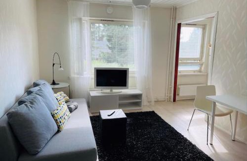 Aviapolis Apartment | Kotimaailma Helsinki - Valoisa yksiö Tikkurilan kupeessa