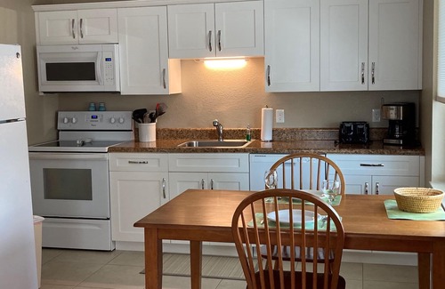 Englewood Cottage | Kozy Kottage on private road. 2 minute walk to private beach. Pet friendly!