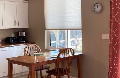 Englewood Cottage | Kozy Kottage on private road. 2 minute walk to private beach. Pet friendly!